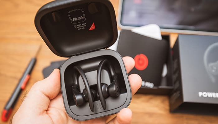 how to pair beats wireless earbuds 
