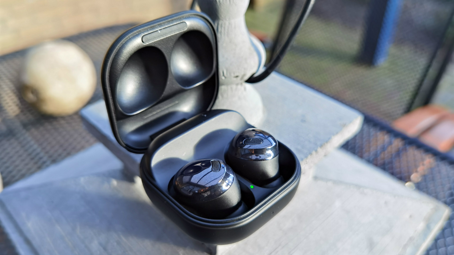 The Most Useful Samsung Earbud Pro Review